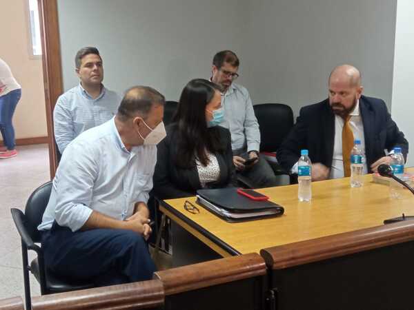 Condenan a 4 años de cárcel al exdiputado Carlos Soler por coima, extorsión y tráfico de influencias - PDS RADIO