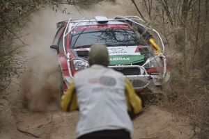 Alejandro Galanti, el más rápido de la PE8 y nuevo líder del Rally del Chaco - ABC Motor 360 - ABC Color