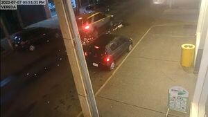 Conductor frustró asalto al atropellar a motochorros