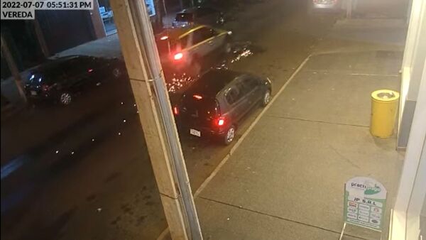 Conductor frustró asalto al atropellar a motochorros