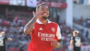 Gabriel Jesús tardó 90 segundos en estrenarse como goleador del Arsenal