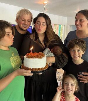 Stephi Stegman llegó a los 30 con su mejor regalo en brazos: Bruno - Gente - ABC Color