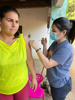 Realizan campaña de vacunación en isla Yacyretá   - Nacionales - ABC Color