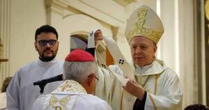 La Nación / Monseñor Martínez pidió que Chiquitunga interseda en su misión