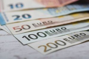 El euro en mínimos de dos décadas y exportación de reserva de petróleo estadounidense, entre los destacados de la semana - MarketData