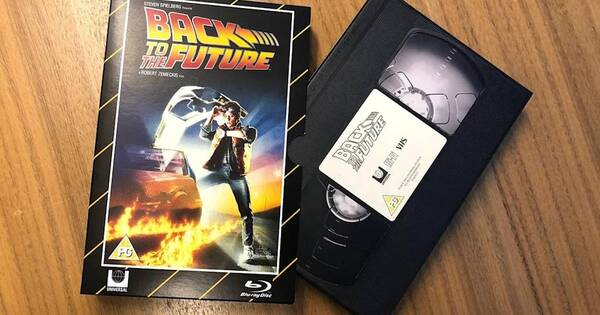 La Nación / El negocio de la nostalgia: cintas de VHS son ahora tendencia