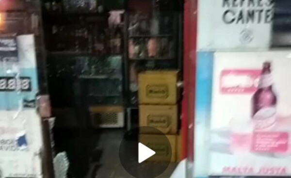 Rompieron blindex para robar tragamonedas de una bodega