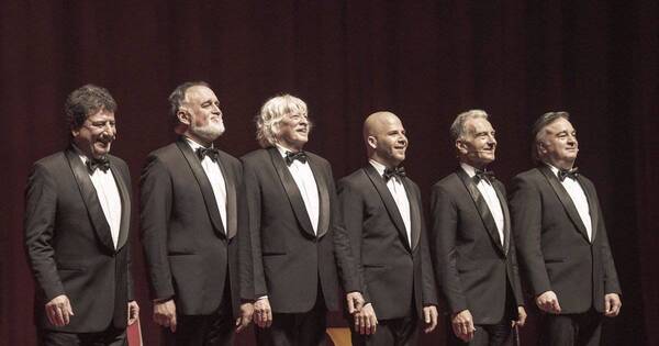 La Nación / Les Luthiers llega con “Viejos hazmerreíres”