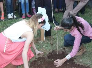 Diario HOY | La vez que Tini plantó un árbol en Paraguay: a casi 10 años, esperan que se repita