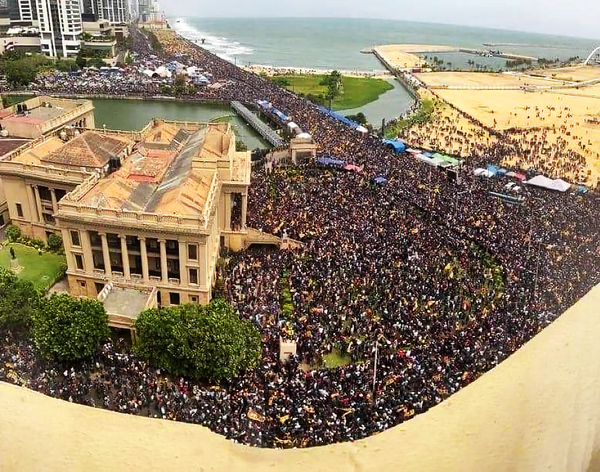 Diario HOY | El presidente de Sri Lanka huye de su residencia invadida y hace saber que renunciará