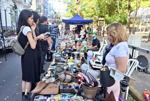 Calle Palma se llena de color y algarabía en mercado de pulgas - Nacionales - ABC Color