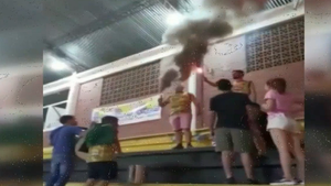 Bengalas explotan en manos de hinchas en Itapúa