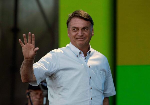 Bolsonaro y Lula agitan a sus bases en el mayor colegio electoral de Brasil - Mundo - ABC Color