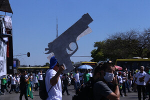 Diario HOY | Manifestantes proarmas marchan por la "libertad" en Brasilia