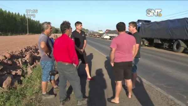 Puerto Falcón: Larga espera de camioneros en la frontera - SNT