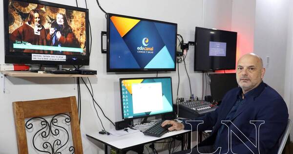 La Nación / Hugo Montgomery: “La televisión se niveló para abajo”