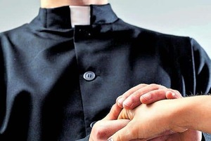Sacerdote imputado por intento de coacción sexual estaría incumpliendo con sus medidas alternativas | Ñanduti