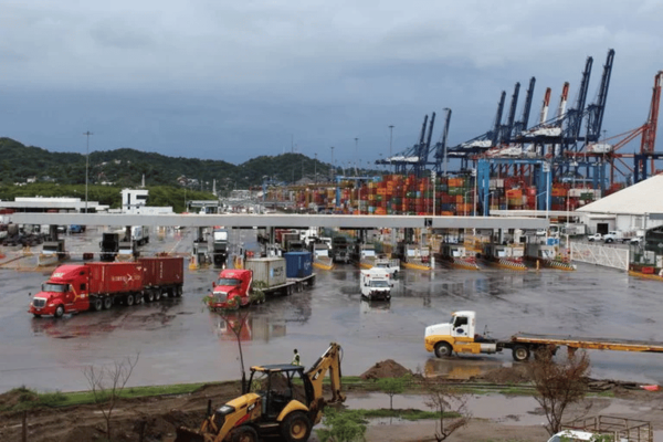 Sujetos armados robaron 20 contenedores con oro y plata en Colima | Ñanduti