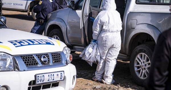 La Nación / Al menos 19 muertos en Sudáfrica en dos tiroteos en bares