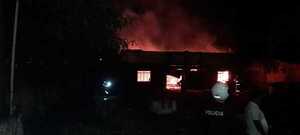 Vivienda se incendia en el barrio 23 de Octubre de CDE - La Clave