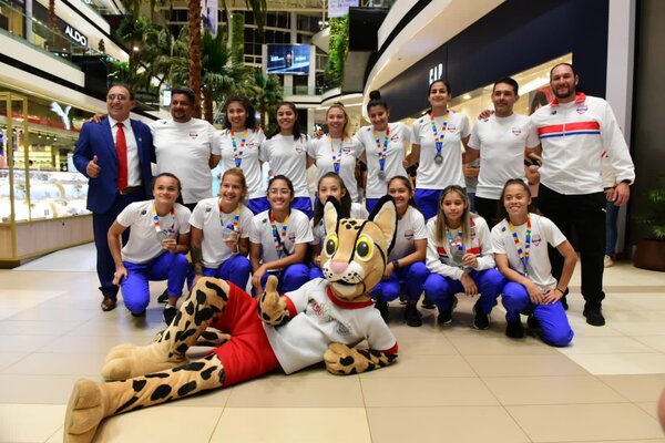 Homenaje para atletas medallistas en los últimos Juegos Bolivarianos - .::Agencia IP::.