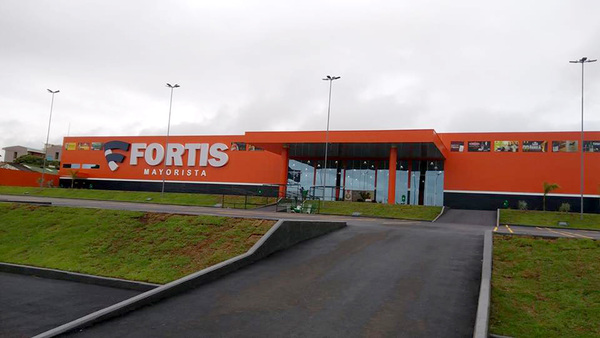 Apresan a dos mujeres por hurtar mercaderías de Fortis - La Clave