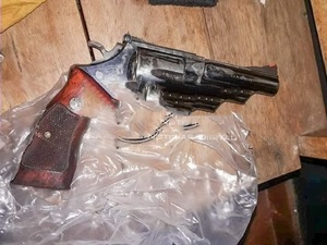 Niña muere de un balazo en Caaguazú | 1000 Noticias