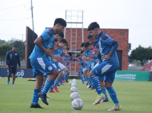 La Albirroja Sub 17 reinicia microciclo en el CARDE - APF