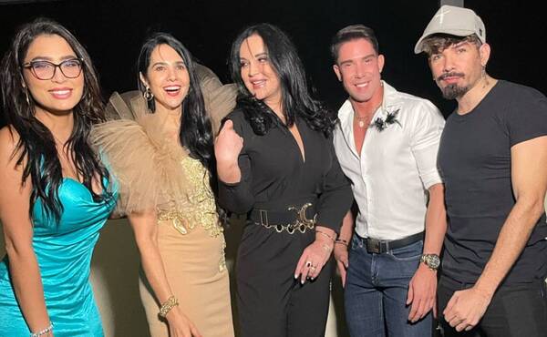 Crónica / [VIDEO] Norita Rodríguez festejó con faranduleros sus 50 años