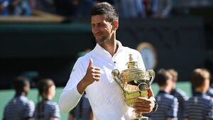 Djokovic gana su séptimo Wimbledon en un año amargo