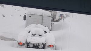 Camioneros paraguayos varados en Los Andes tras tormenta de nieve