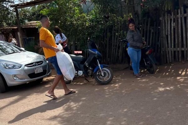 Versus / ¡Golazo de Mateo! Hizo donaciones en su pueblo en sus pocos días libres - Paraguaype.com