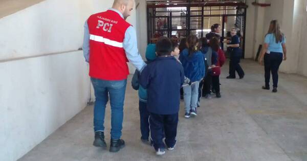 La Nación / Enseñan a niños a evitar incendios