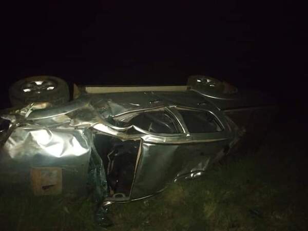Beba muere en vuelco de camioneta en Coronel Bogado