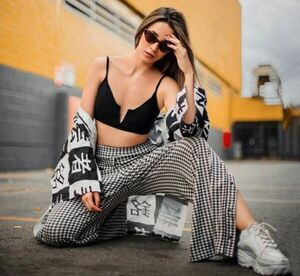 Los cinco pantalones estampados que arrasan en esta temporada 2022