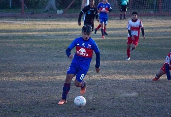 El “Kuncito” marca golazo en la categoría 2009 - La Prensa Futbolera