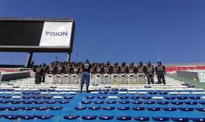 Ante aumento de violencia en las gradas, alumnos de antimotines intensifican prácticas