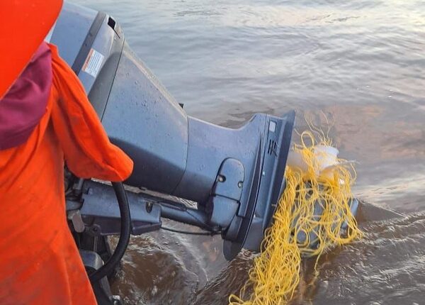 Marinero muere en extrañas circunstancias en una lancha