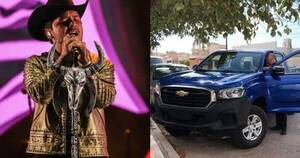 La Nación / Christian Nodal regaló una camioneta del año a su profesor de primaria