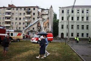 Un ataque ruso sobre un edificio residencial en Járkov deja al menos seis muertos y más de 30 heridos | 1000 Noticias