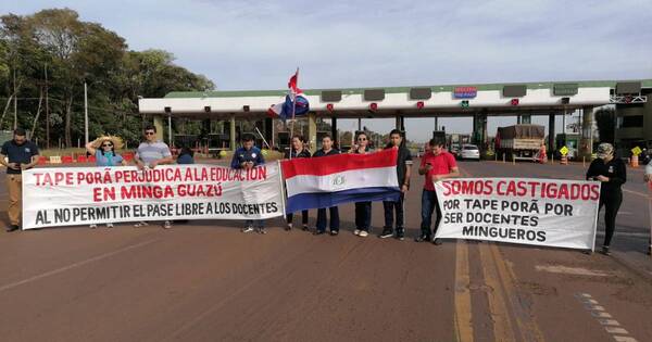 La Nación / Minga Guazú: docentes protestaron frente a peaje por alto costo y piden pase libre