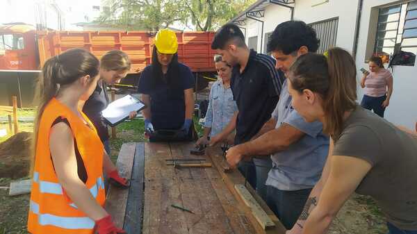 Capacitaron a mujeres en el área de la construcción en Asunción