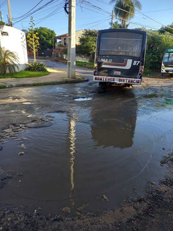 Calles desastrosas de Roque Alonso mantienen en vilo a vecinos y generan fuertes críticas a la Municipalidad – La Mira Digital