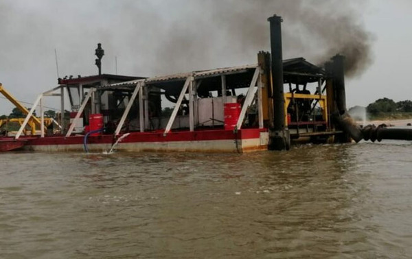 Dos marineros caen al río y son “chupados” por oleaje de barco, uno muere ahogado – Prensa 5