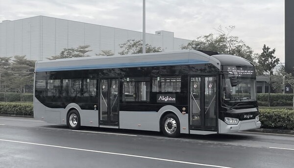 Inversionistas de alto nivel que llegan de Taiwán ofrecerán tecnología de punta y buses eléctricos para usuarios nocturnos – La Mira Digital