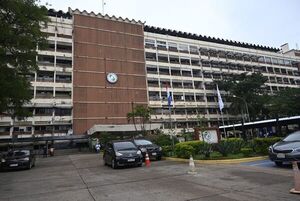 Amputaciones erróneas seguirán si se continúa partidizando el IPS, advierten - Nacionales - ABC Color