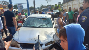 Dos jóvenes motociclistas resultan heridas en accidente en San Pedro
