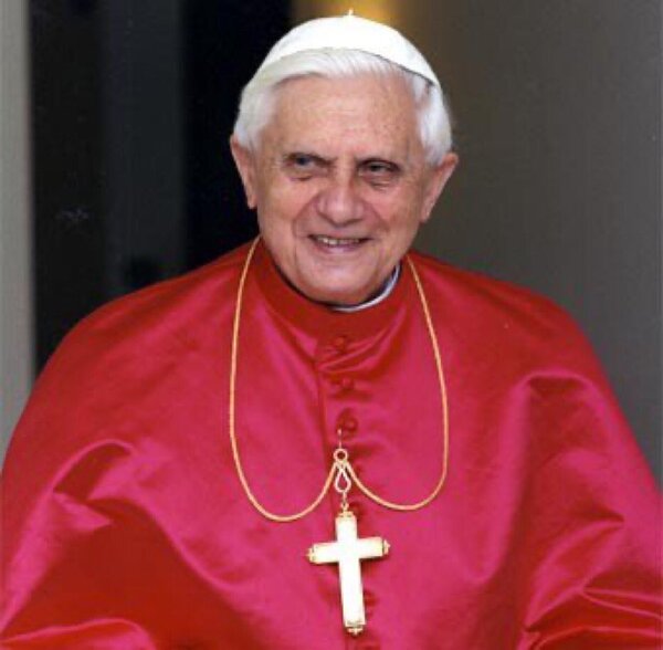 Desmienten muerte de Benedicto XVI