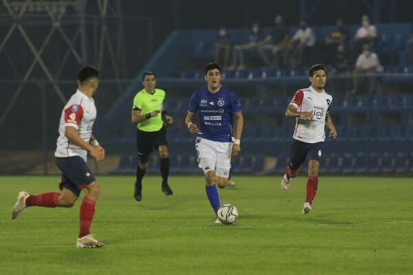 Versus / Diego "Mudo" Valdez, segundo refuerzo confirmado de Guaraní - Paraguaype.com