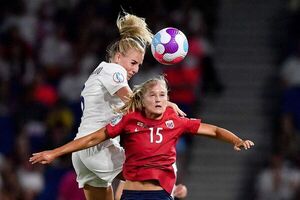 Inglaterra golea 8-0 a Noruega y avanza a cuartos de la Eurocopa Femenina - Fútbol - ABC Color